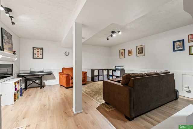 2520 S 8th Street, Omaha, NE 68108