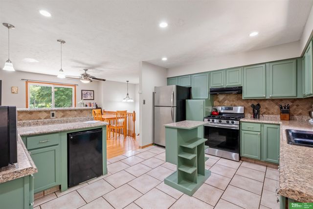 2520 S 8th Street, Omaha, NE 68108