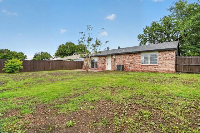 5348 Strickland Avenue, The Colony, TX 75056