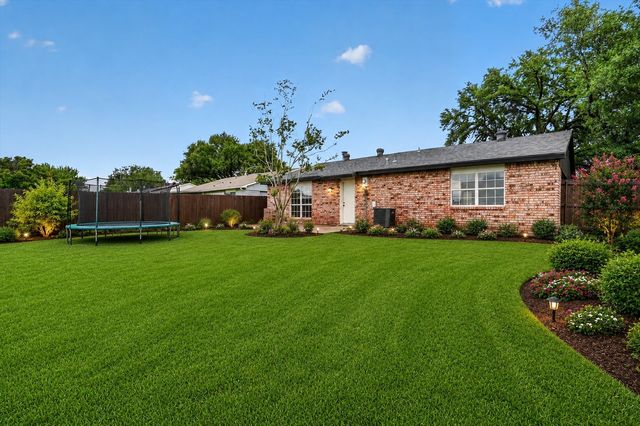 5348 Strickland Avenue, The Colony, TX 75056