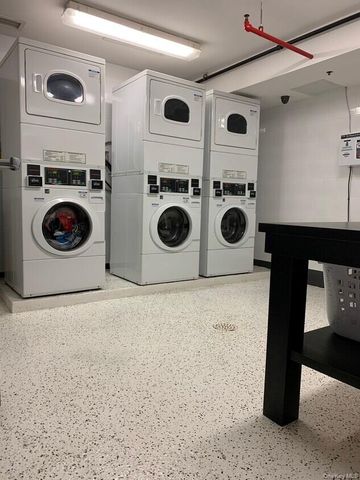 114 Greenpoint Avenue, Brooklyn, NY 11222