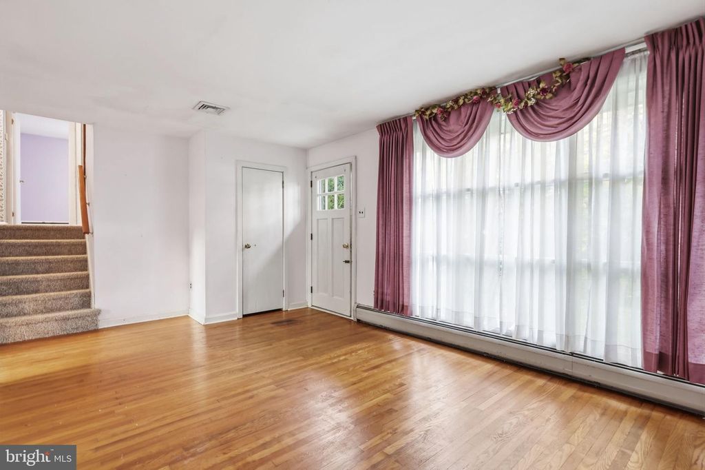 208 N HAWTHORNE AVE, LANGHORNE, PA 19047 — photo 3
