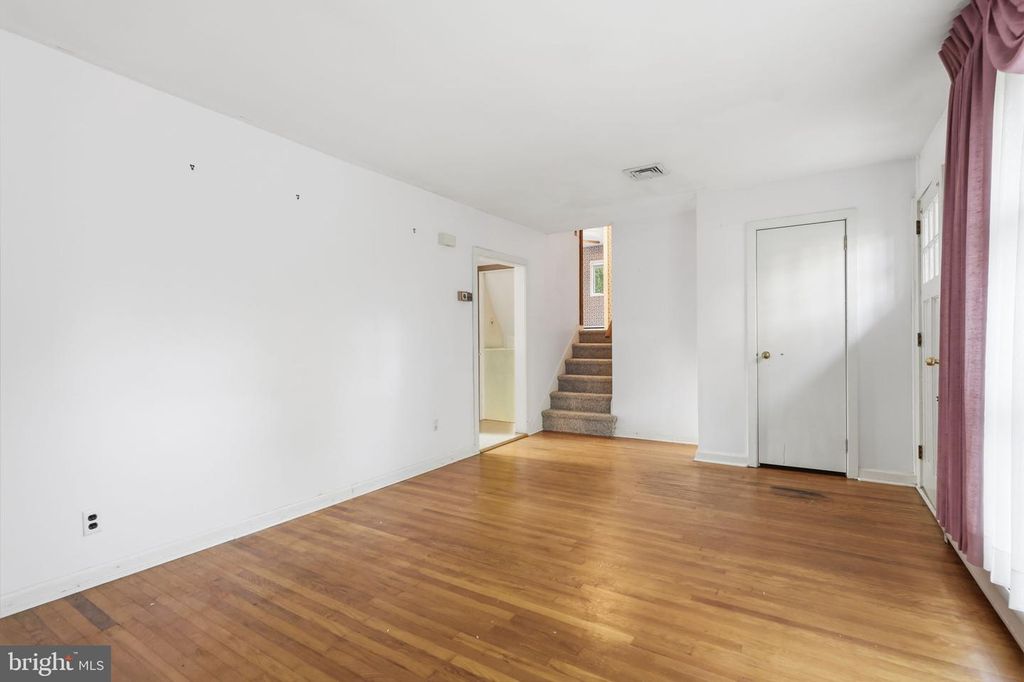 208 N HAWTHORNE AVE, LANGHORNE, PA 19047 — photo 4