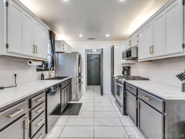 11608 N 109th East Place, Collinsville, OK 74021