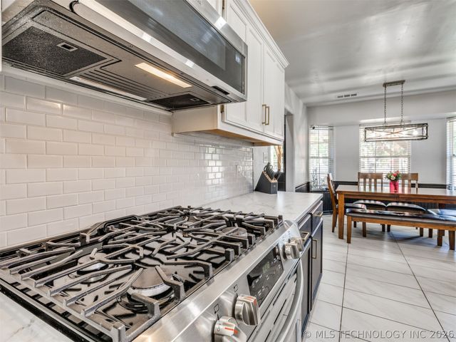 11608 N 109th East Place, Collinsville, OK 74021