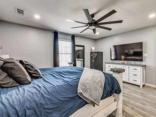 11608 N 109th East Place, Collinsville, OK 74021