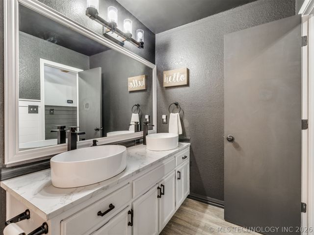 11608 N 109th East Place, Collinsville, OK 74021