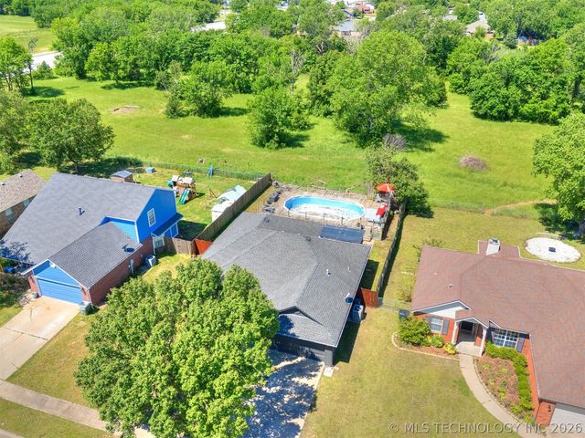 11608 N 109th East Place, Collinsville, OK 74021