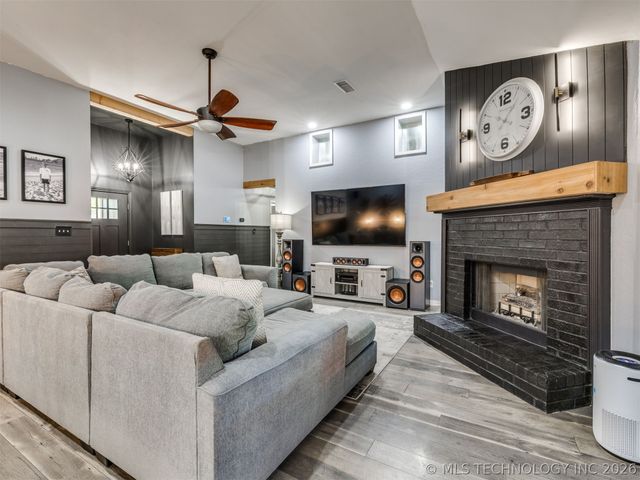 11608 N 109th East Place, Collinsville, OK 74021