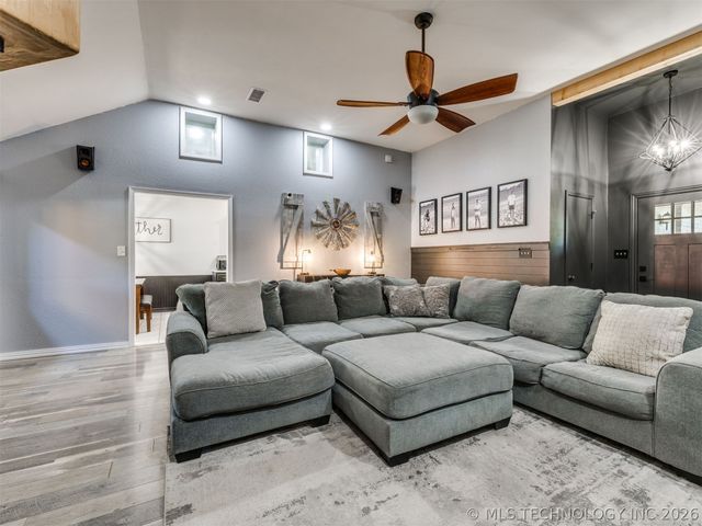 11608 N 109th East Place, Collinsville, OK 74021