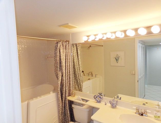 9563 Weldon Circle D110, Tamarac, FL 33321