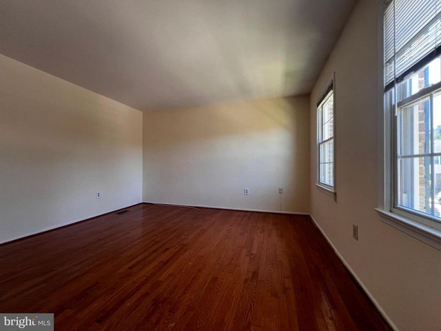 25 MARWOOD CT, Rockville, MD 20850