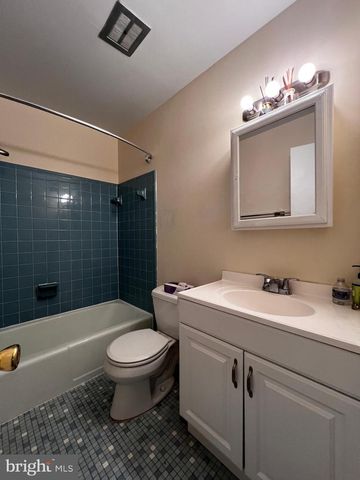 25 MARWOOD CT, Rockville, MD 20850