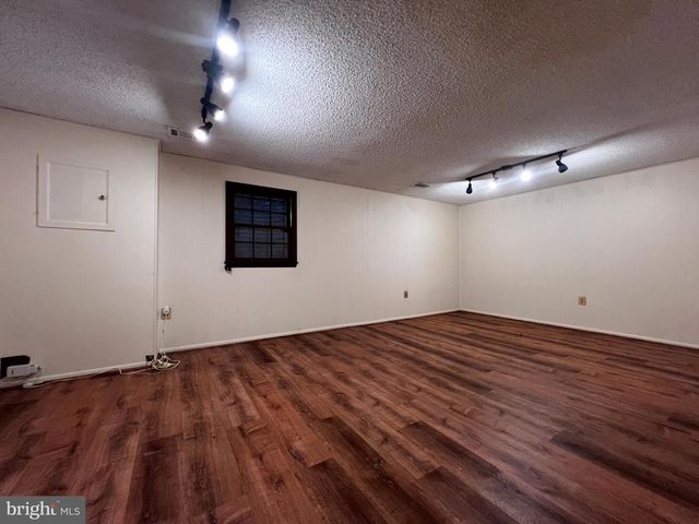 25 MARWOOD CT, Rockville, MD 20850