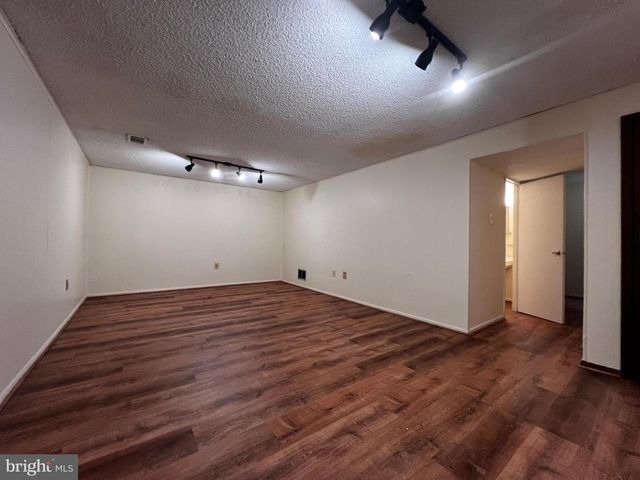 25 MARWOOD CT, Rockville, MD 20850