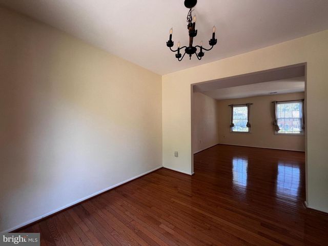25 MARWOOD CT, Rockville, MD 20850