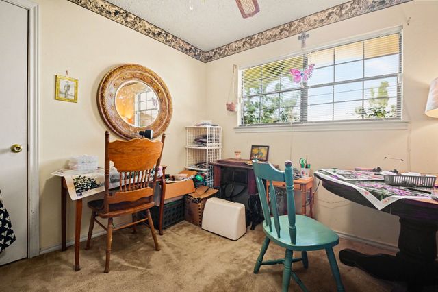 1108 Savannah Drive, Ennis, TX 75119