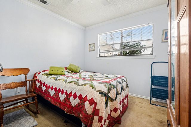 1108 Savannah Drive, Ennis, TX 75119