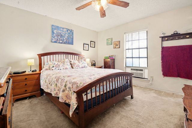 1108 Savannah Drive, Ennis, TX 75119