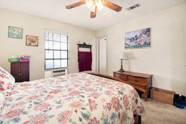 1108 Savannah Drive, Ennis, TX 75119