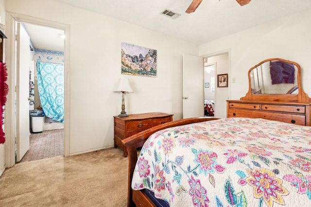 1108 Savannah Drive, Ennis, TX 75119