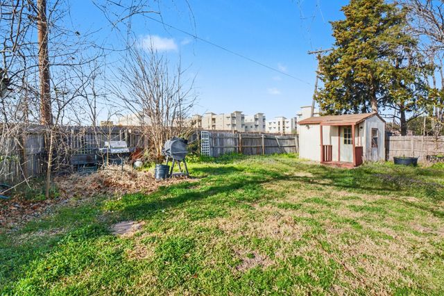 1108 Savannah Drive, Ennis, TX 75119