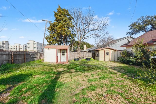 1108 Savannah Drive, Ennis, TX 75119