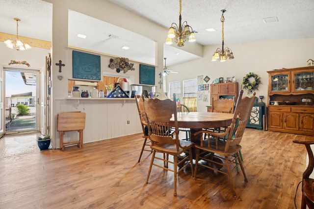 1108 Savannah Drive, Ennis, TX 75119