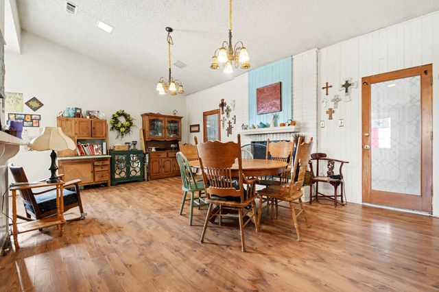 1108 Savannah Drive, Ennis, TX 75119