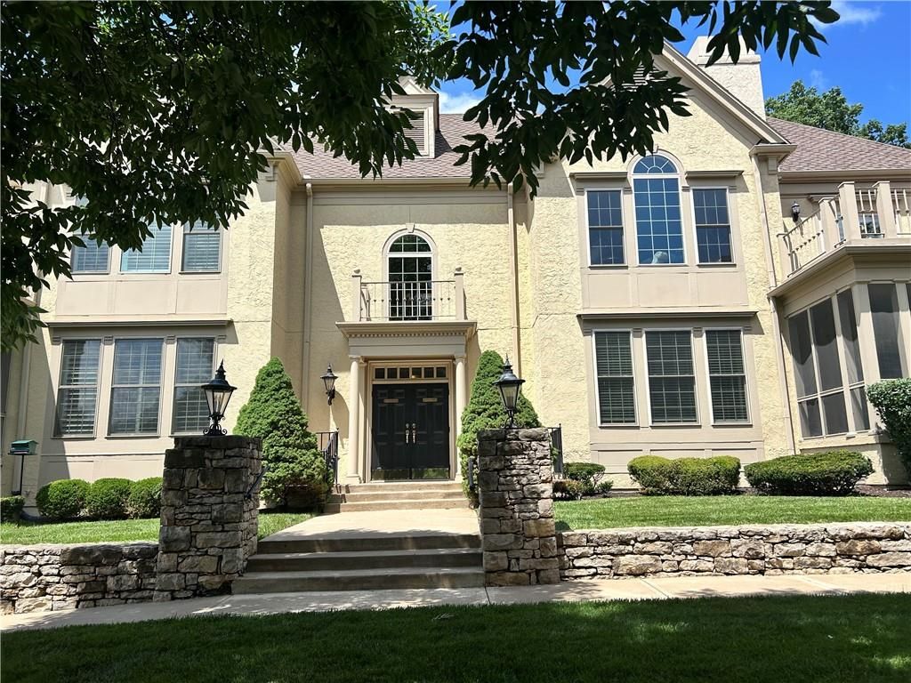 3952 Shawnee Mission Parkway, Fairway, KS 66205