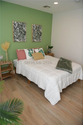 1274 SW 5th St, Miami, FL 33135