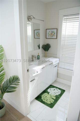 1274 SW 5th St, Miami, FL 33135