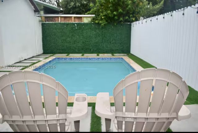1274 SW 5th St, Miami, FL 33135