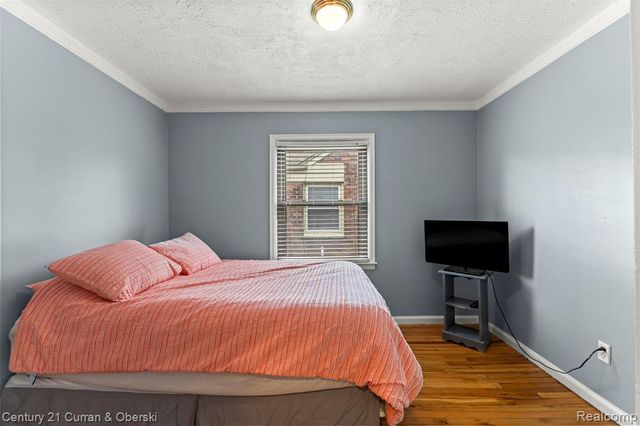 7609 Rosedale Boulevard, Allen Park, MI 48101