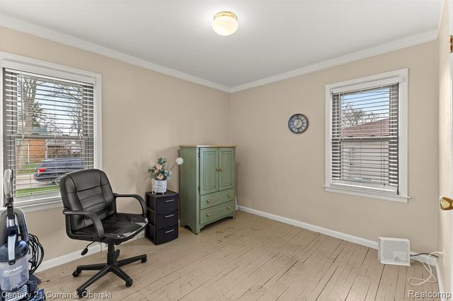 7609 Rosedale Boulevard, Allen Park, MI 48101