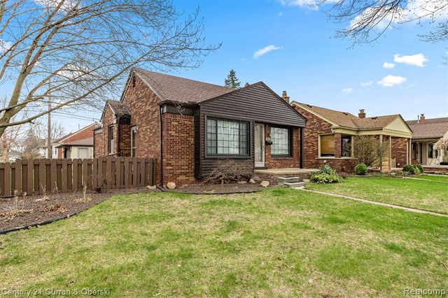 7609 Rosedale Boulevard, Allen Park, MI 48101