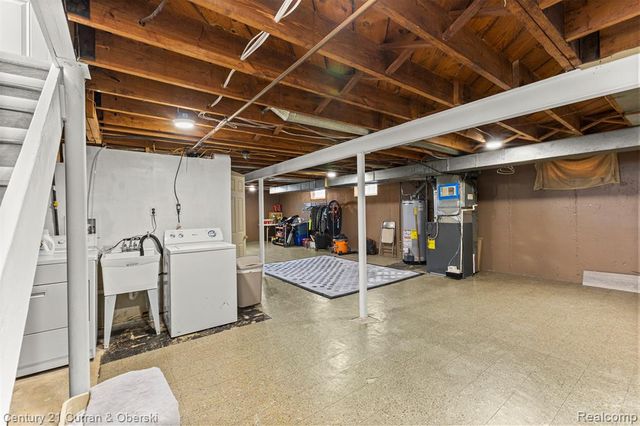 7609 Rosedale Boulevard, Allen Park, MI 48101