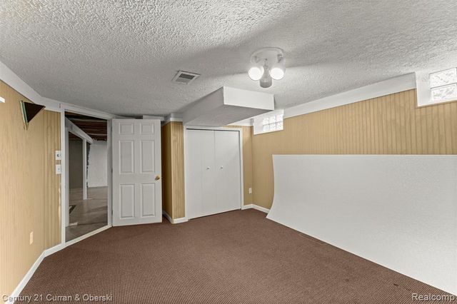 7609 Rosedale Boulevard, Allen Park, MI 48101