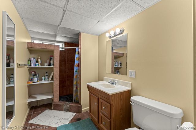 7609 Rosedale Boulevard, Allen Park, MI 48101