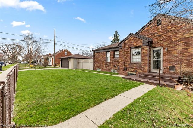 7609 Rosedale Boulevard, Allen Park, MI 48101