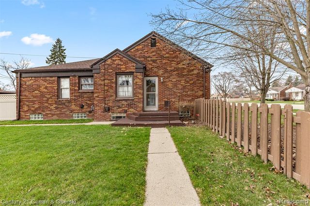 7609 Rosedale Boulevard, Allen Park, MI 48101