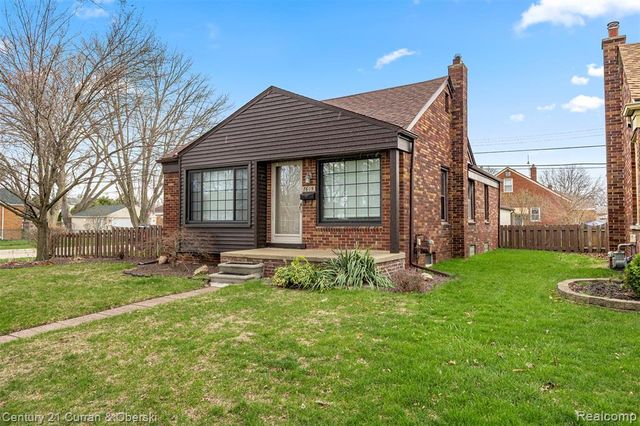 7609 Rosedale Boulevard, Allen Park, MI 48101