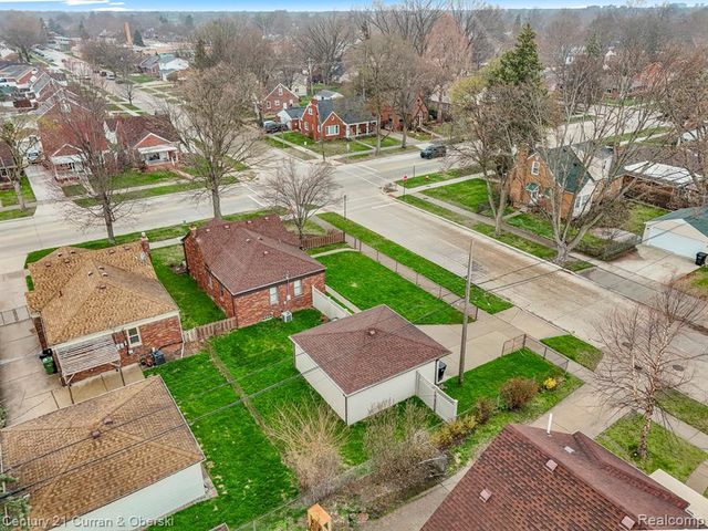 7609 Rosedale Boulevard, Allen Park, MI 48101
