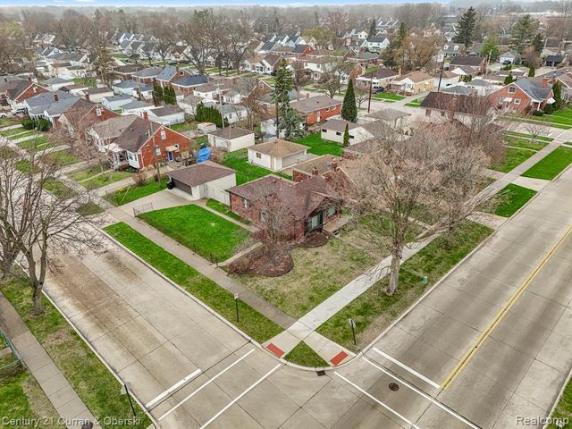 7609 Rosedale Boulevard, Allen Park, MI 48101
