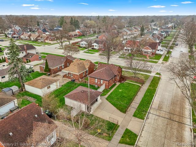 7609 Rosedale Boulevard, Allen Park, MI 48101