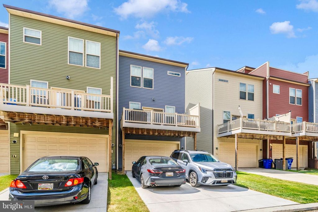 1123 LAWLER DR, Frederick, MD 21702