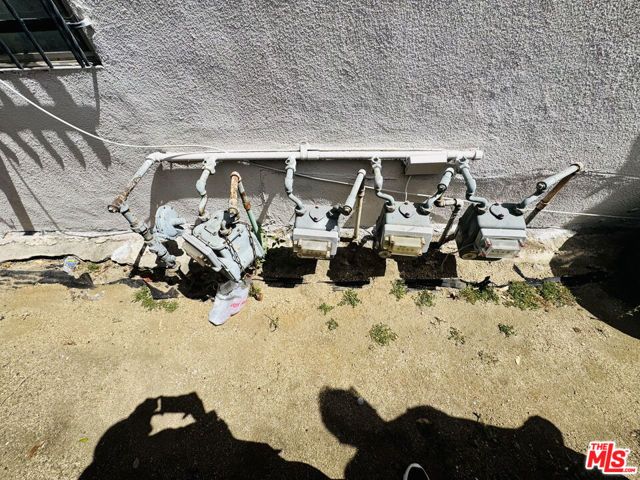 6214 Hooper Avenue, Los Angeles, CA 90001