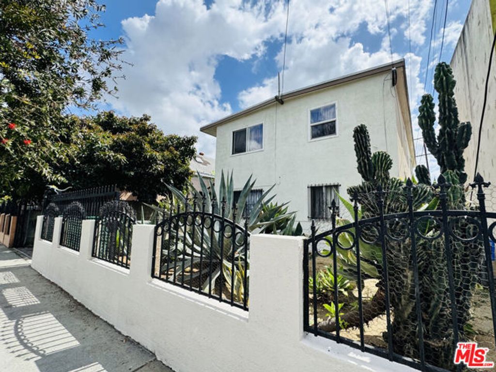 6214 Hooper Avenue, Los Angeles, CA 90001