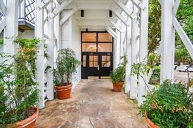 2333 Bering Drive 126, Houston, TX 77057