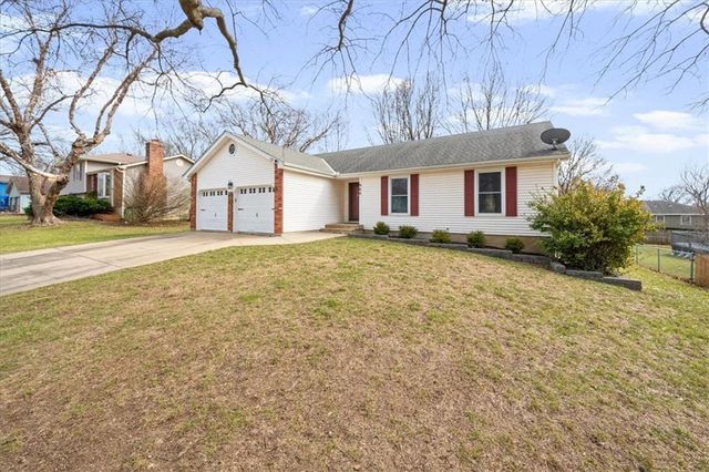 909 E Cothrell Street, Olathe, KS 66061